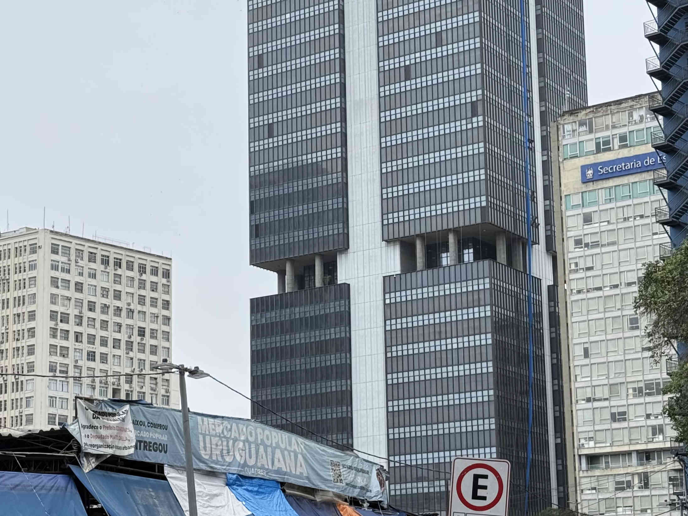 Facade of the Central Bank of Brazil building on Avenida Presidente Vargas, Rio de Janeiro