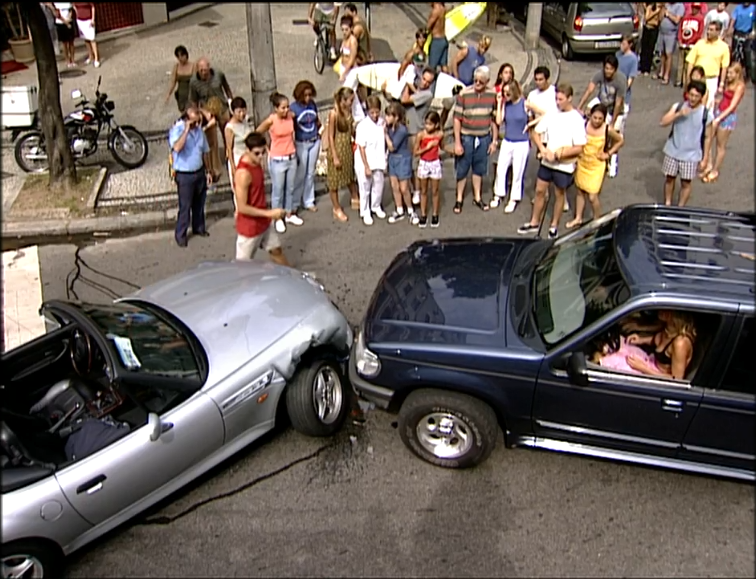 Helena and Edu's cars after the impact