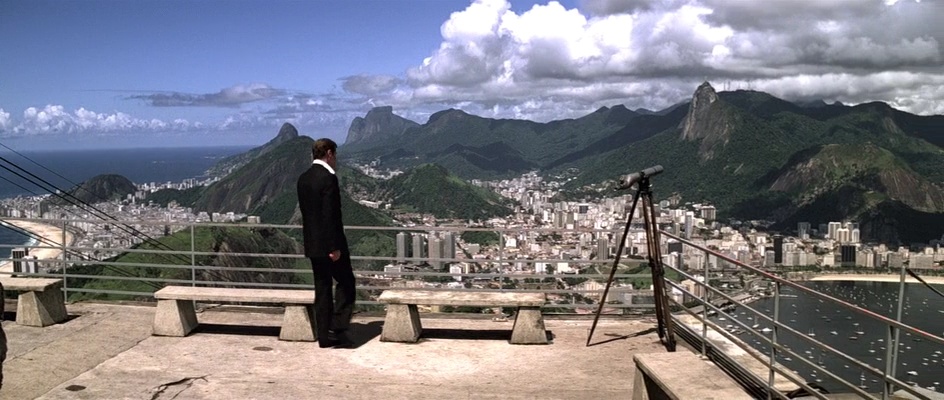 Bond surveys Rio from Sugarloaf Mountain