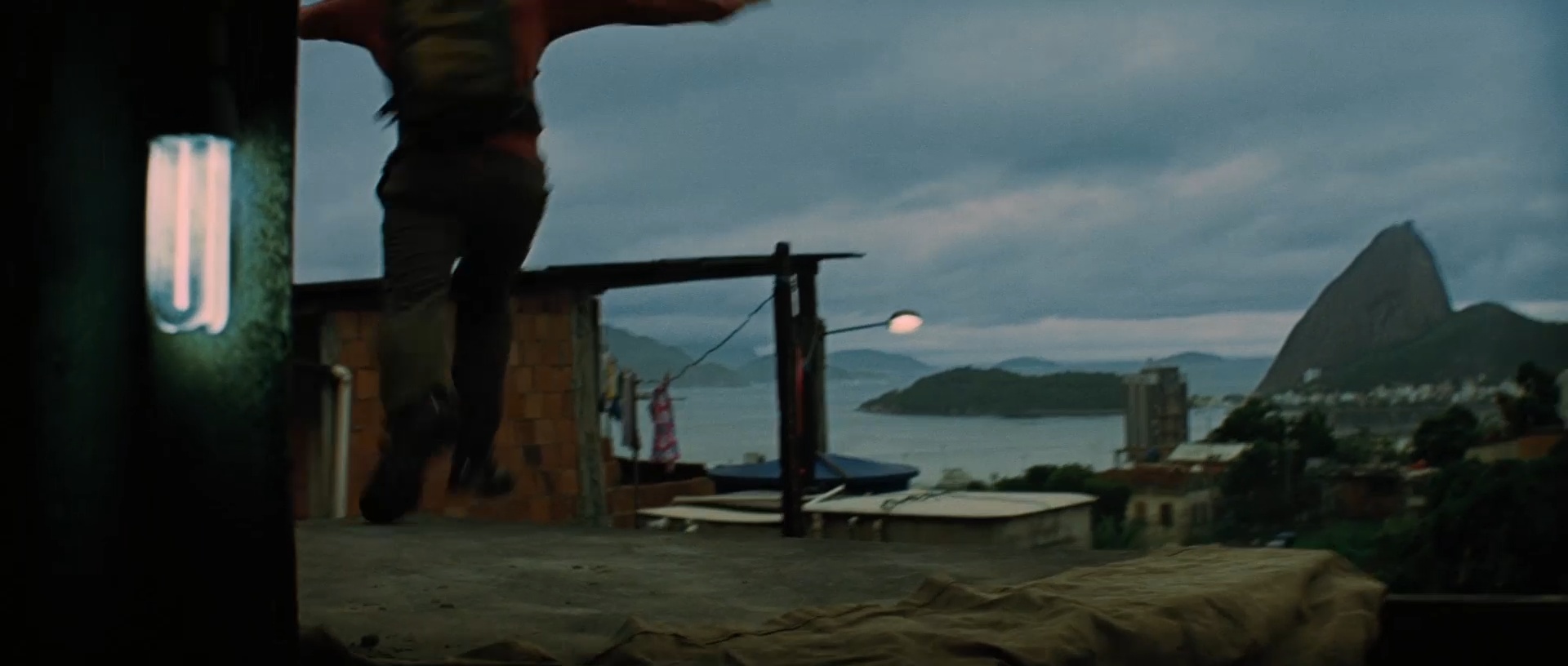 The rooftop chase above Rio de Janeiro