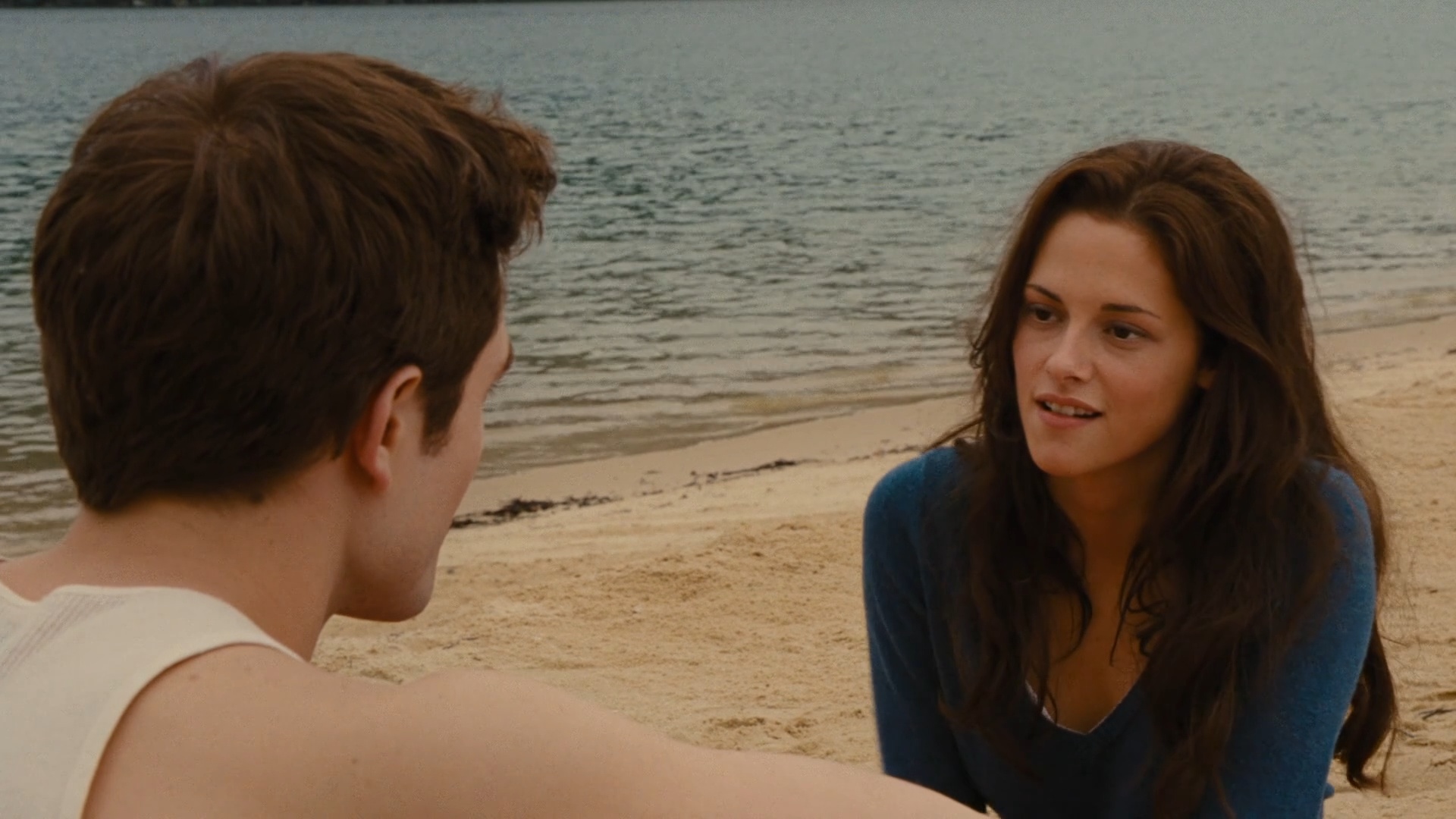 Bella and Edward on the shore of the fictional Isle Esme