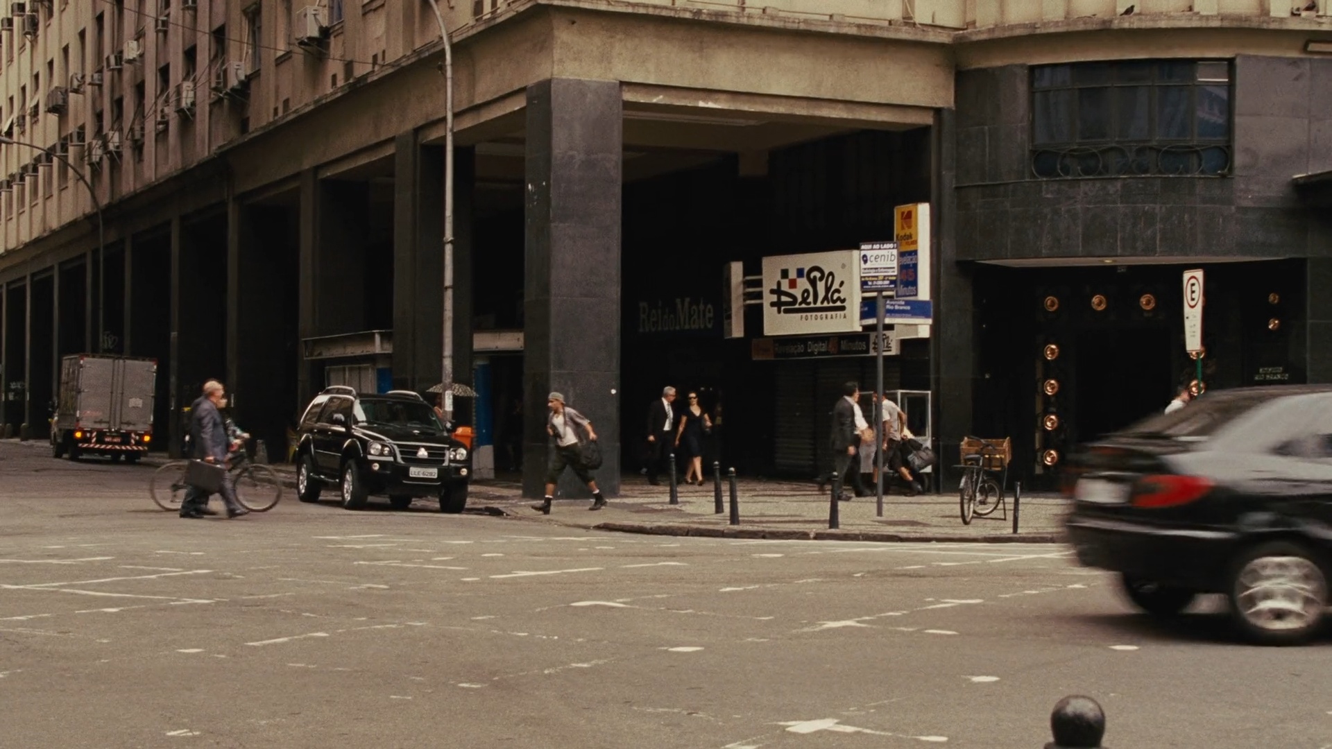 Fast Five: downtown Rio surveillance near Cinelandia