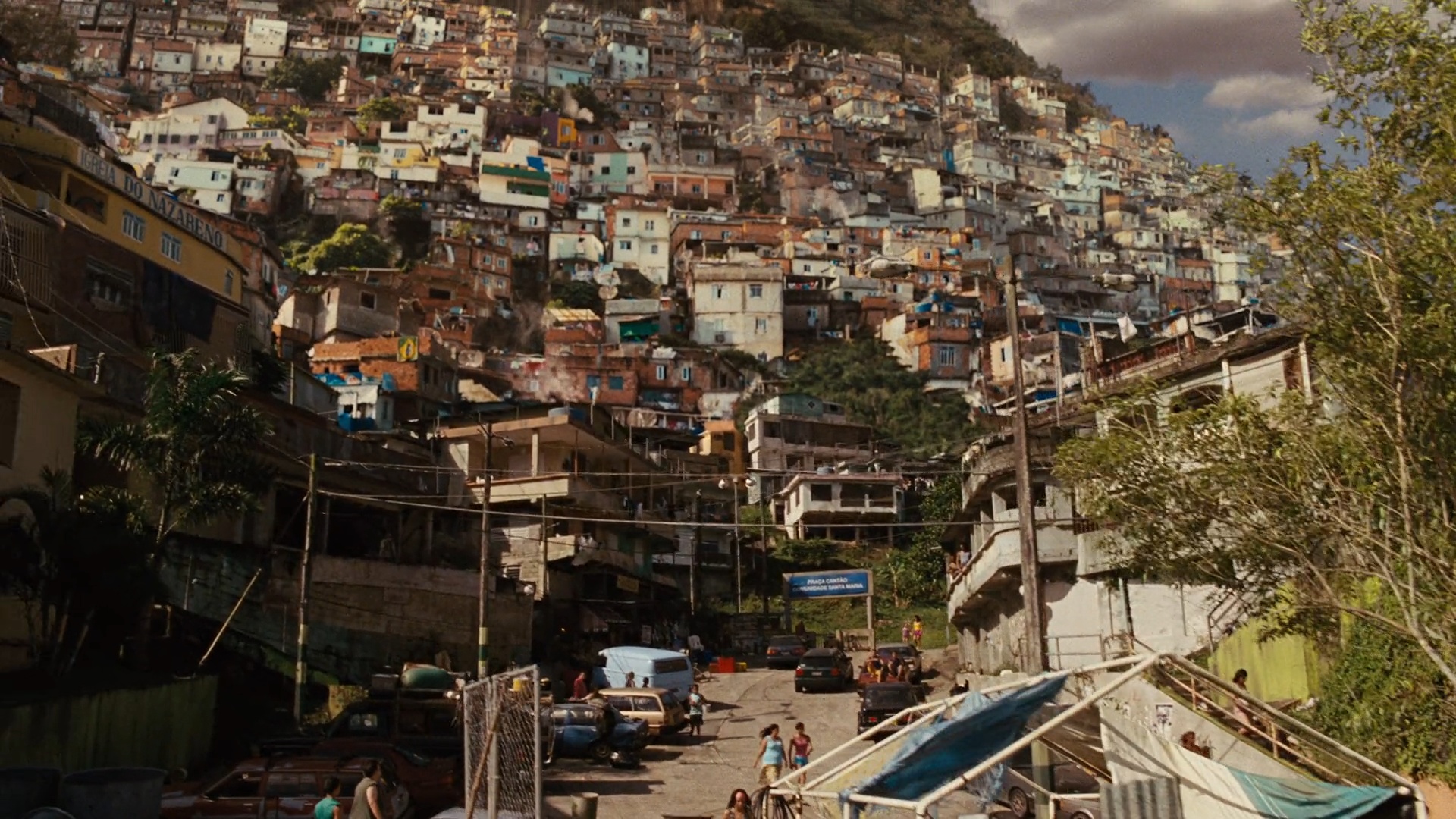 Santa Marta and Praça do Cantão in Fast Five